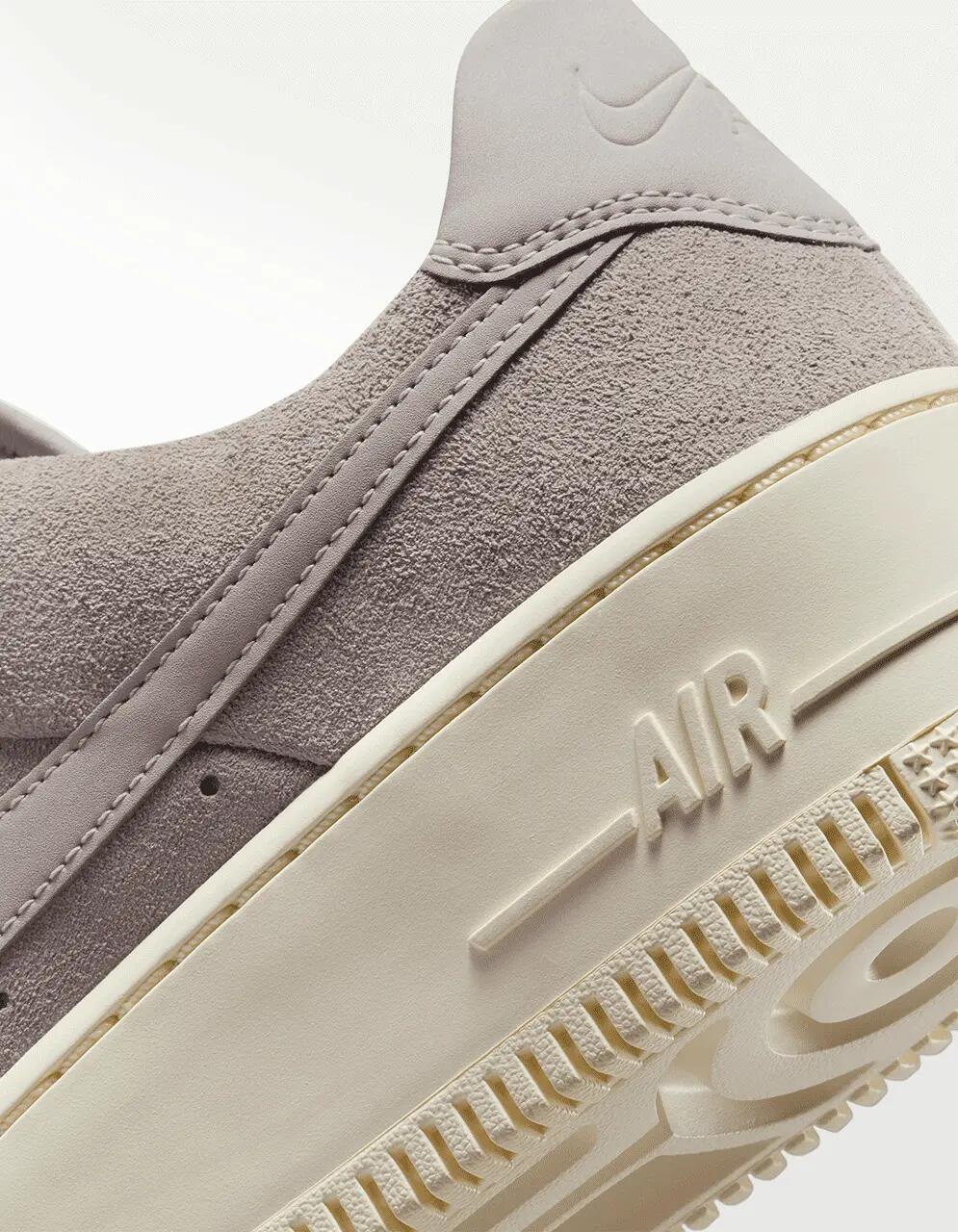Tenis Nike Air Force 1 Sage Low Gris - Mujer