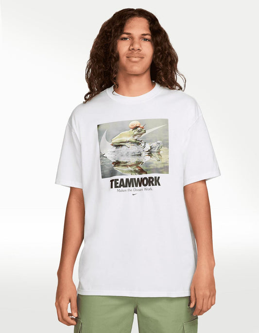 Playera Nike Teamwork M90 OC One Off Blanco - Hombre