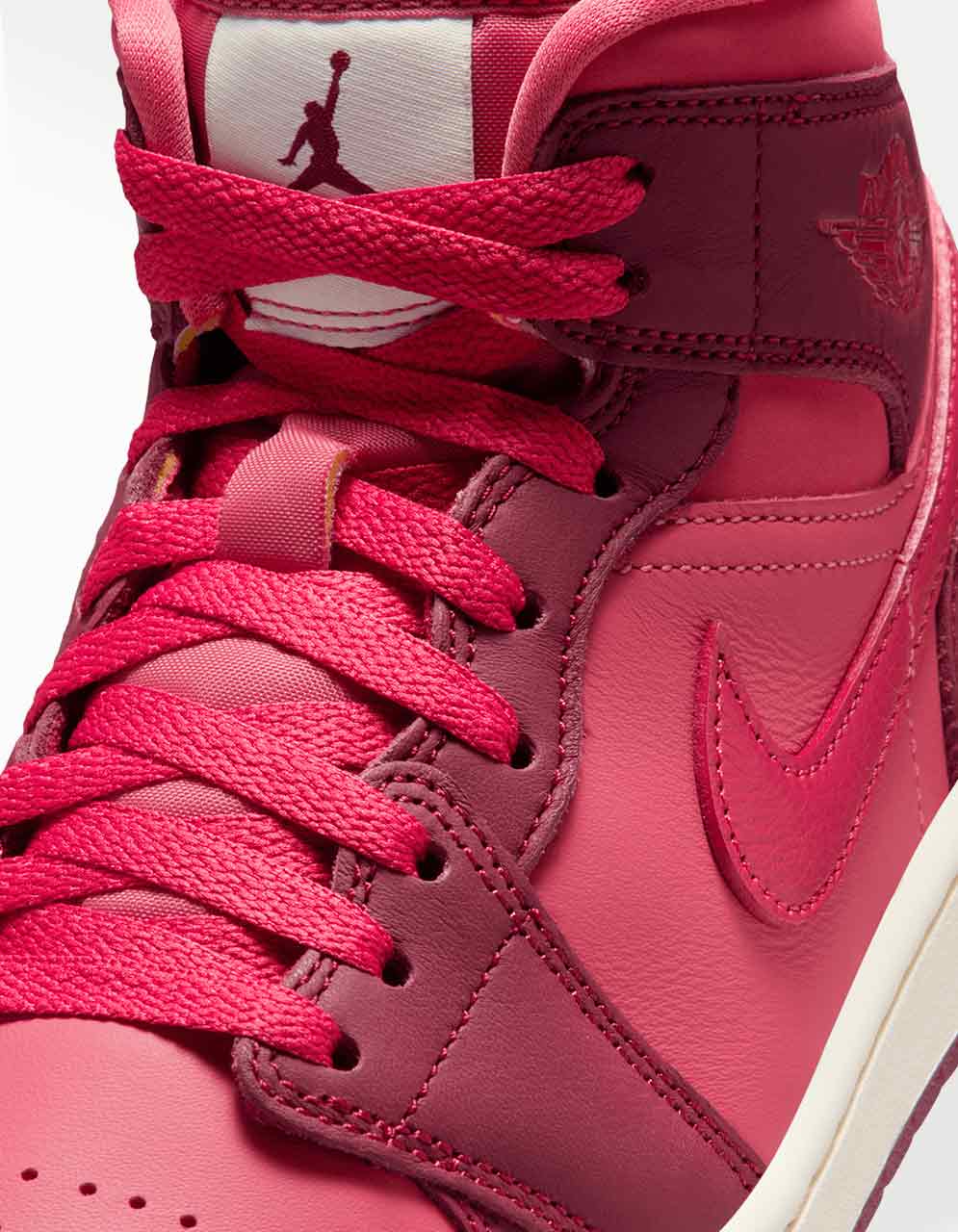 Tenis Jordan Air Jordan 1 Mid SE Rojo - Mujer
