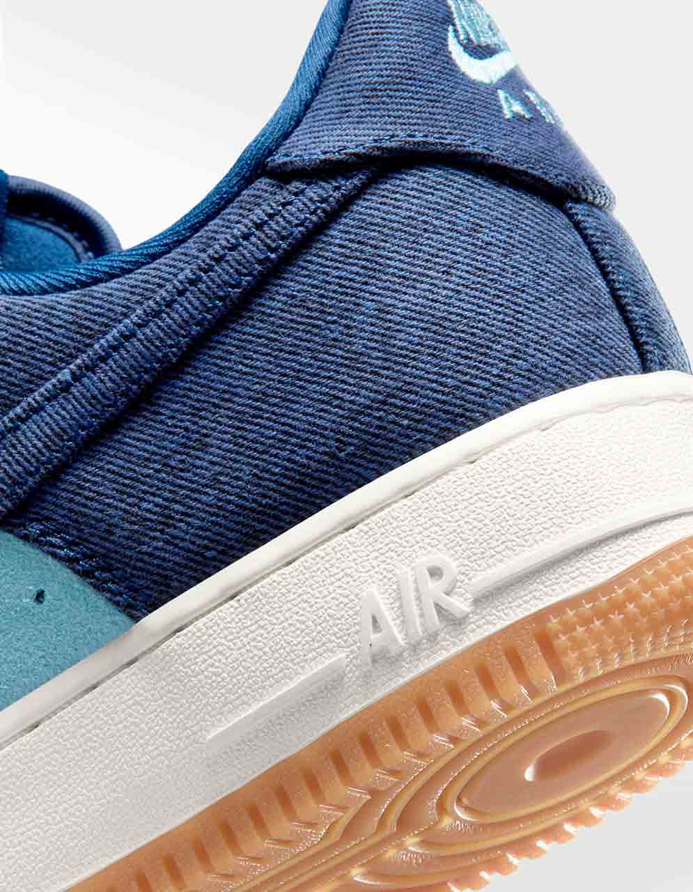 Tenis Nike Air Force 1 07 LV8 Azul - Hombre