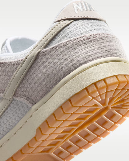 Tenis para hombre Nike Dunk Low Retro SE - Beige