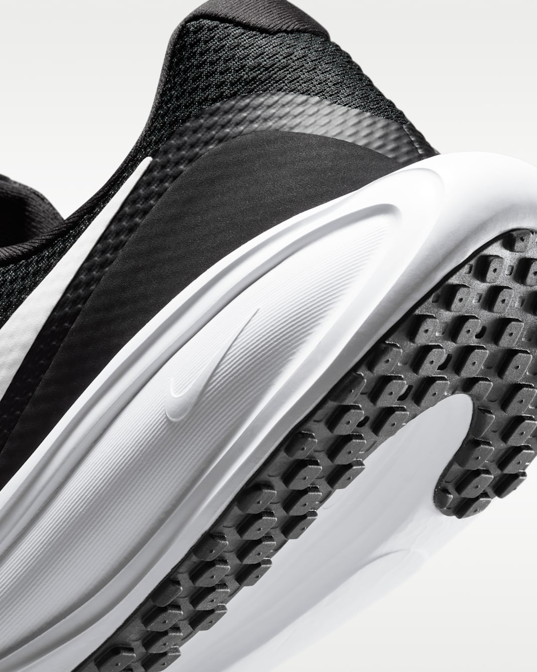 Tenis Nike Revolution 8 Negro - Mujer