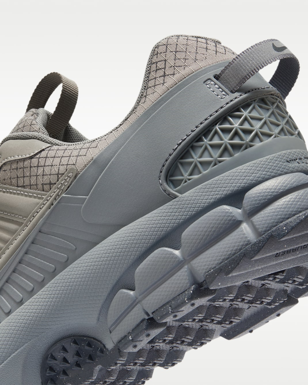 Tenis Nike Zoom Vomero Roam - Hombre