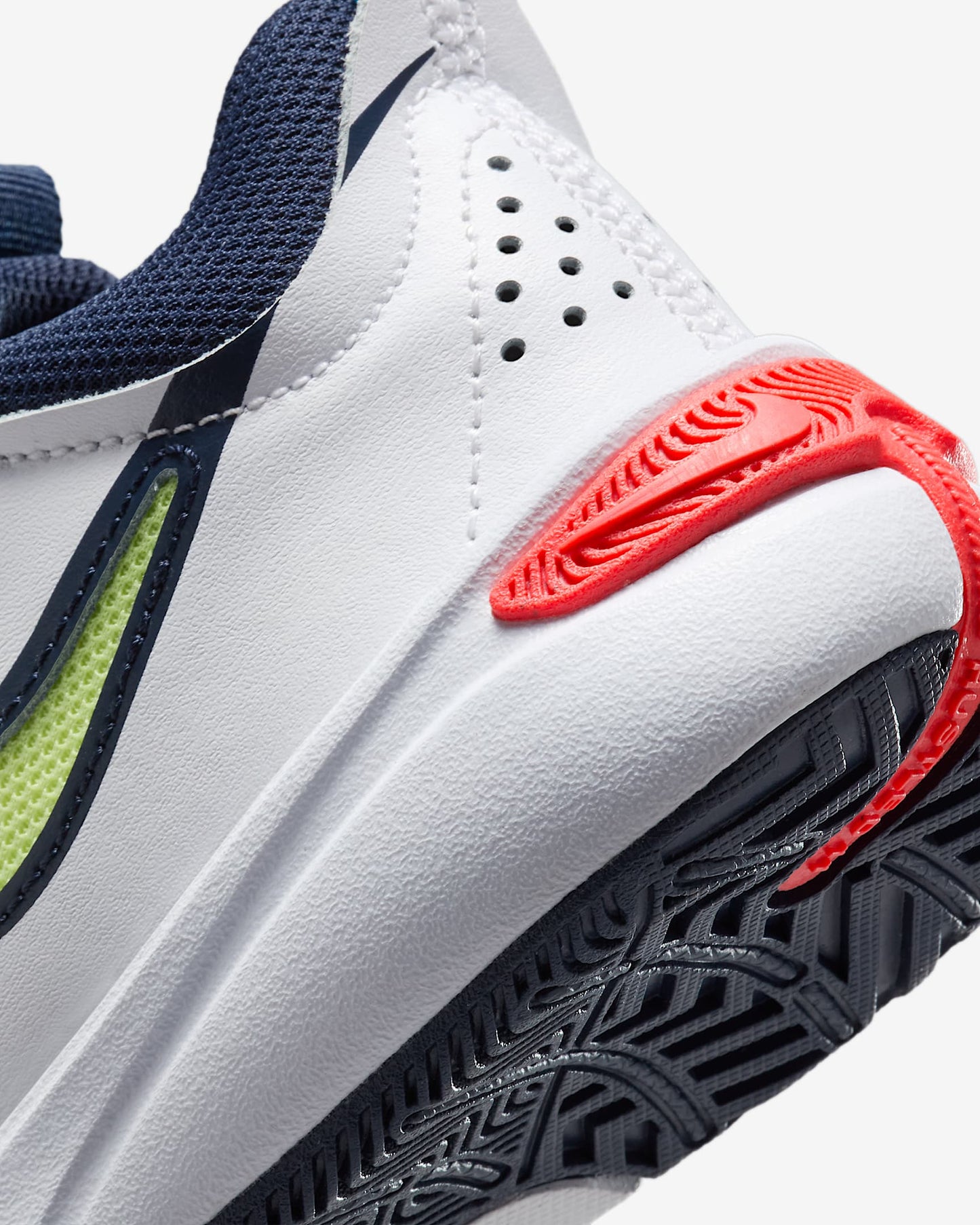 Tenis Nike Team Hustle D11 - Blanco
